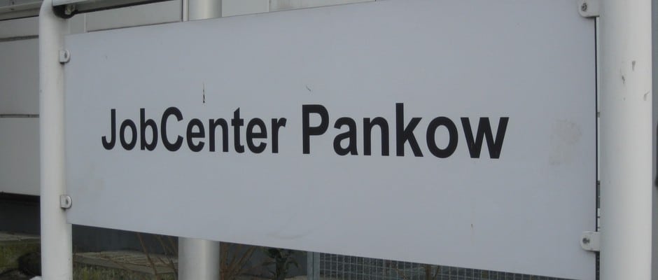 Jobcenter abgesperrt: Ebola-Verdacht in Berlin! 61 KU 2014 SLIDE940 EIGEN 50 BILD kukksi