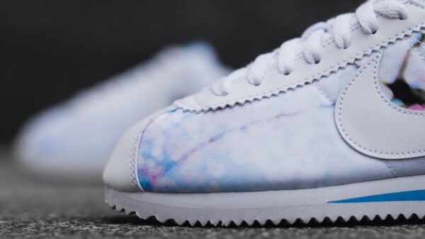 KU 2014 SLIDE940 FREMD 185 BILD nike