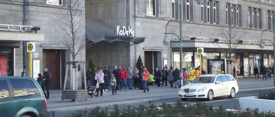 Überfall-Schock in Berlin: Maskierte stürmen KaDeWe 61 KU 2014 SLIDE940 SYMBOL 22 BILD kukksi