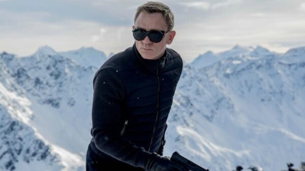 KU 2014 SLIDE940 TV James Bond Spectre 1 BILD Sony