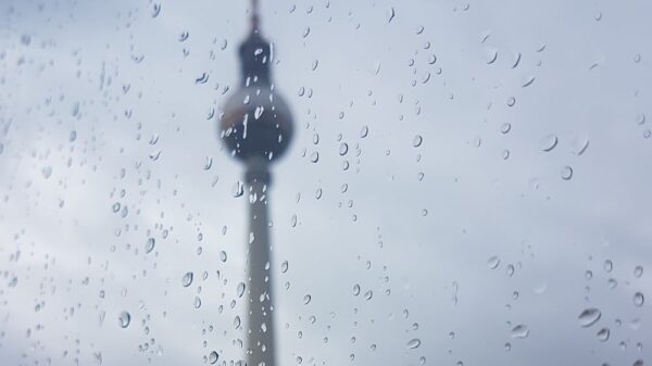 NEWS 17 Regen Fernsehturm BILD kukksi