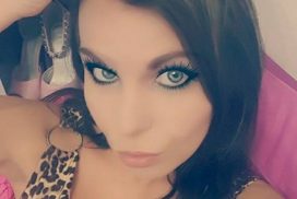 Porno-Star bricht auf Sex-Messe zusammen! 68 Porno-Star bricht auf Sex-Messe zusammen!