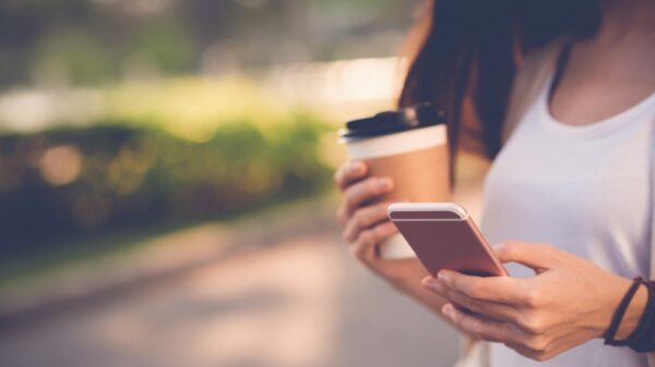 St 1 Handy BILD iStock