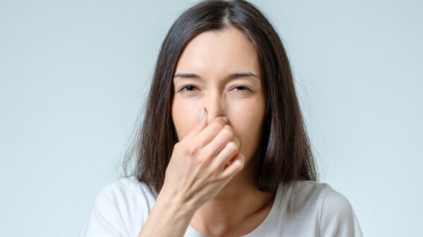 St 104 Nase zuhalten BILD iStock