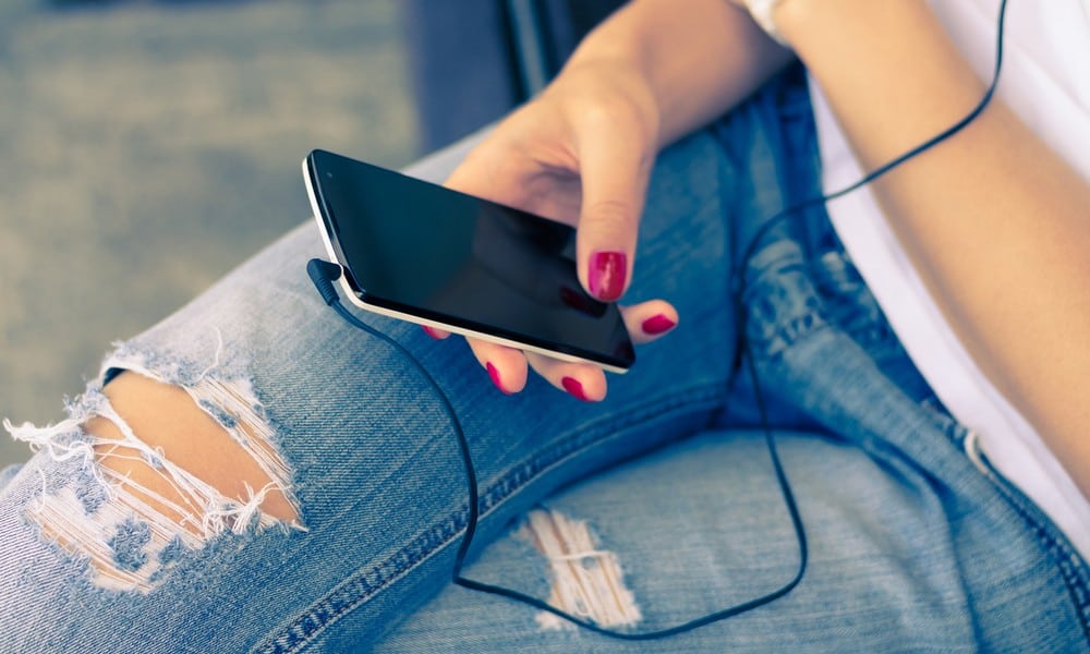 St 109 Smartphone Teenager BILD iStock