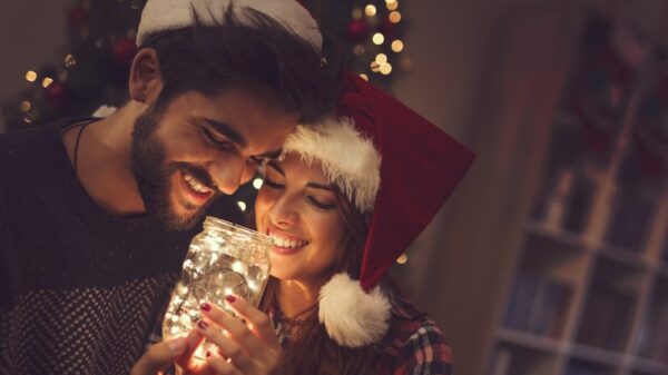 St 153 Paar Weihnachten BILD iStock