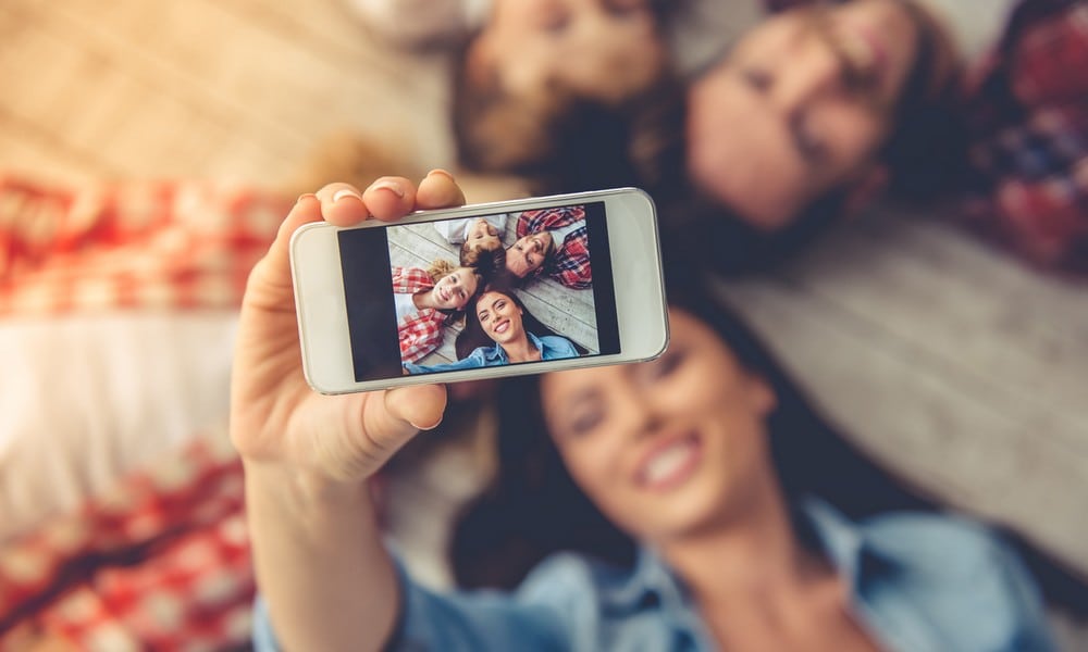 St 157 Selfie BILD iStock