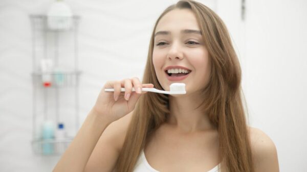 St 16 Zähne BILD iStock