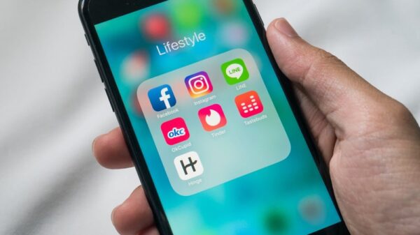 St 330 Tinder BILD iStock