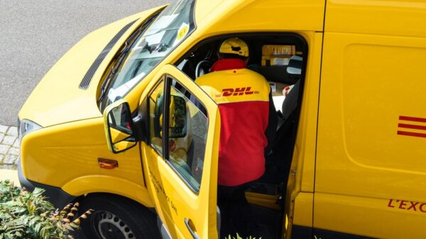 St 505 DHL BILD iStock
