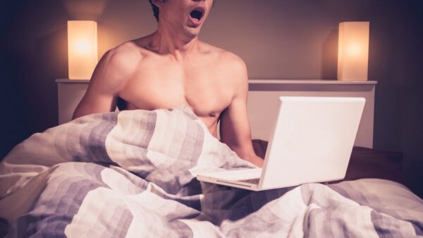 St 66 Boy nackt BILD iStock