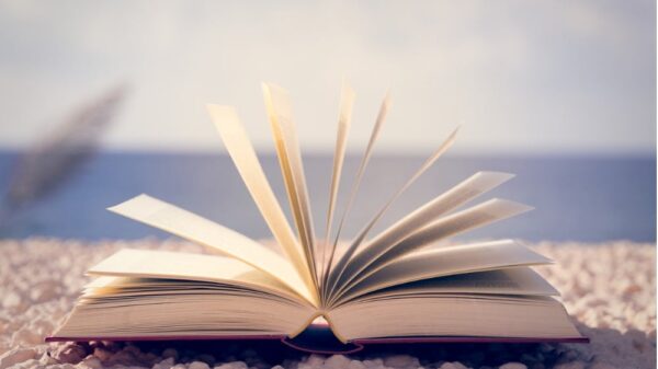 open book picture id869402250