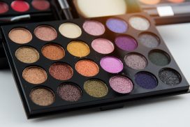 Make-up-Palette kaputt: YouTuberin verprügelt Tochter! 67 Make-up-Palette kaputt: YouTuberin verprügelt Tochter!