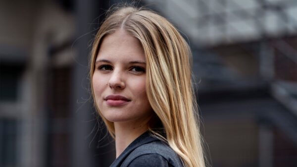 Katharina Kock als Toni