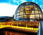 15 Jahre KUKKSI: Berichterstattung aus dem Bundestag und Interviews mit Spitzenpolitikern