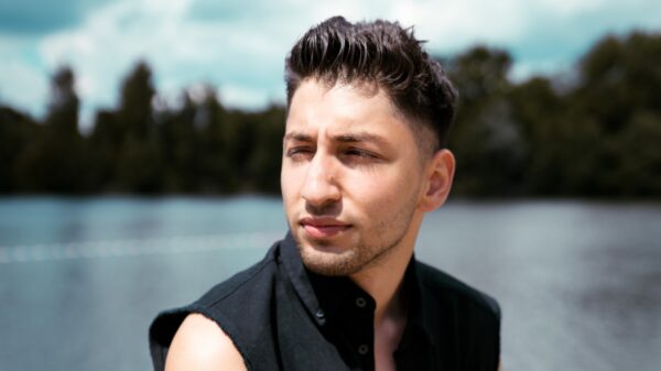 Adonis Jovanovic) alias Dean bei "Berlin - Tag & Nacht"