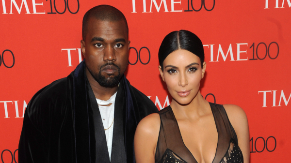 Kim Kardashian hat ihren Ehering abgelegt