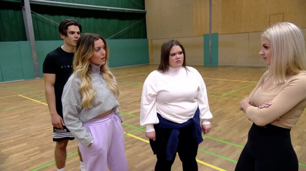 Michelle und Rosa in "Krass Schule - Die jungen Lehrer"