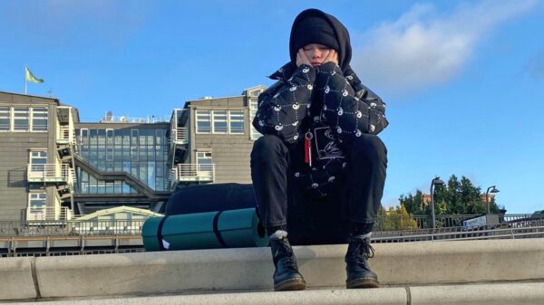 Zoe Saip in "Prominent und obdachlos"