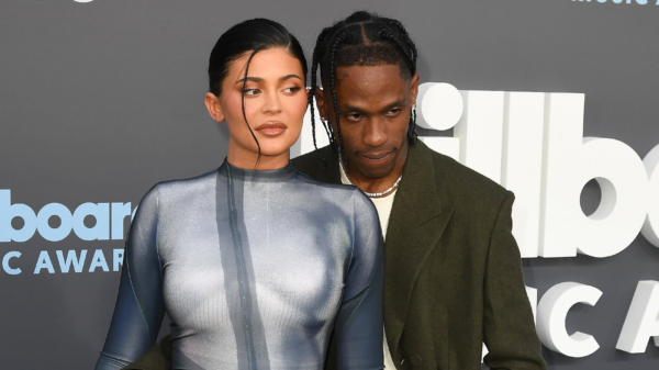 Kylie Jenner hat starke Schmerzen nach Monaten der Entbindung