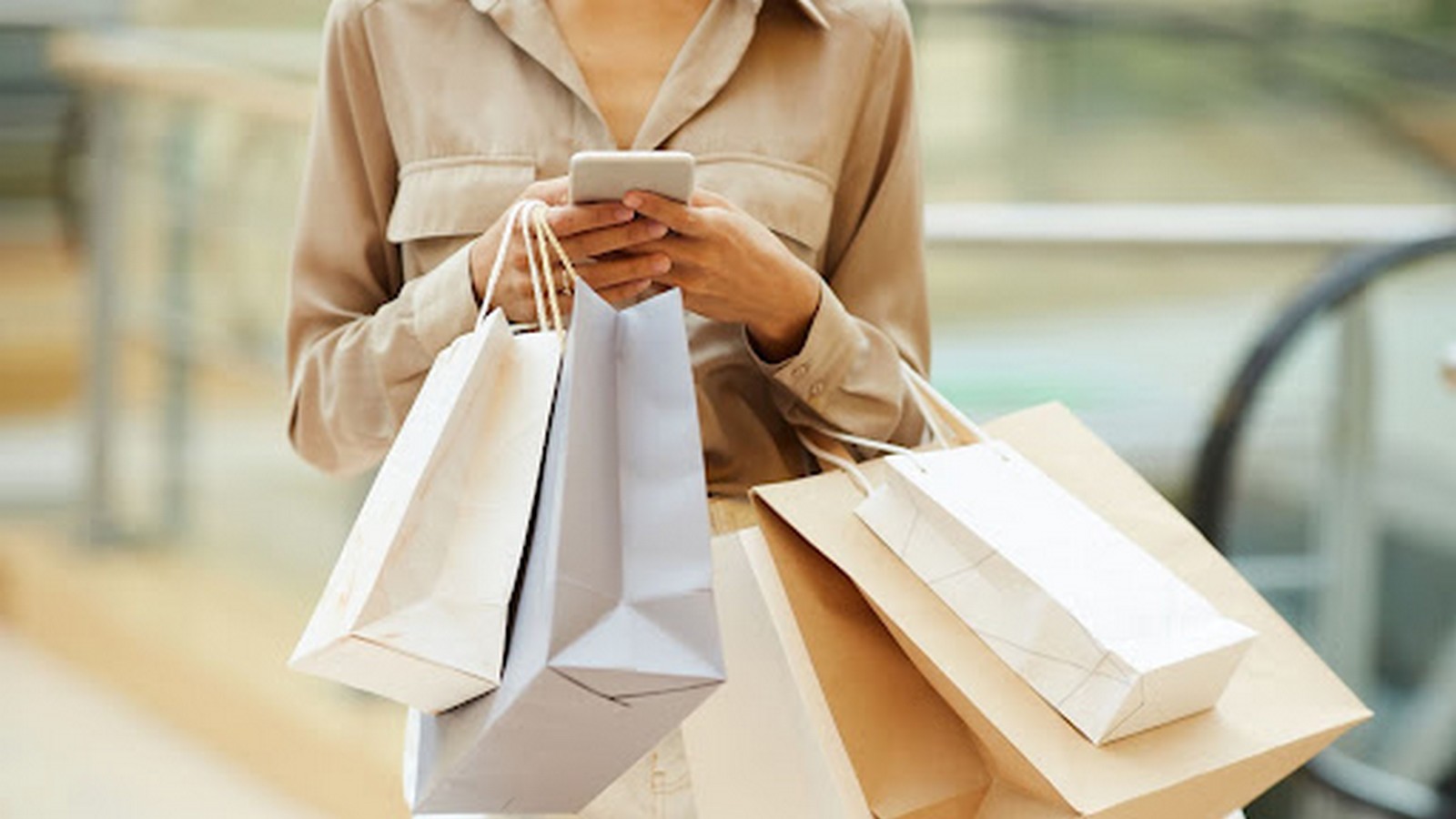 Exklusive Papiertaschen mit Ihrem Logo – sorgen Sie dafür, dass Ihre Marke beworben wird 72 Papiertasche
