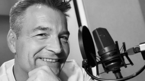 Patrick Linke ist die Off-Stimme im "Sommerhaus der Stars"