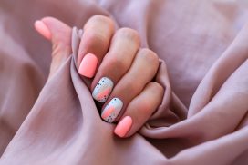 Nagellack blättert schnell ab: An diesen 7 Fehlern könnte es liegen 62 Nagellack blättert schnell ab: An diesen 7 Fehlern könnte es liegen