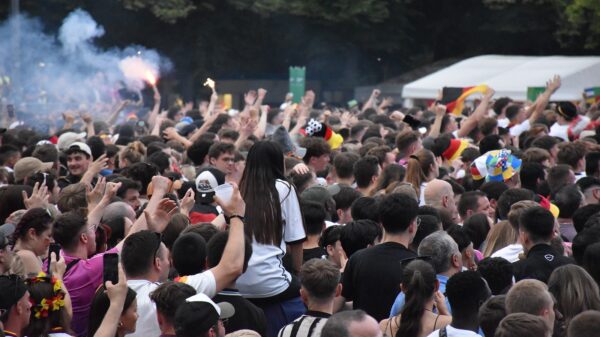 Fans auf der Fanmeile in Berlin