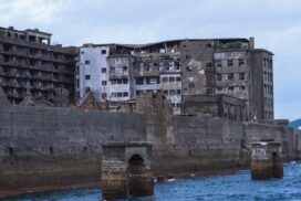 Bond-Drehort Hashima: Auf Japans Geisterinsel herrscht Endzeitstimmung 70 Bond-Drehort Hashima: Auf Japans Geisterinsel herrscht Endzeitstimmung