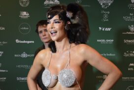 Micaela Schäfer enthüllt: So tickt Dschungelcamp-Star Sam Dylan wirklich! 68 Micaela Schäfer enthüllt: So tickt Dschungelcamp-Star Sam Dylan wirklich!