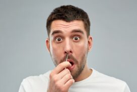 Experten warnen: Darum sollte man Nasenhaare nie ausreißen 69 Experten warnen: Darum sollte man Nasenhaare nie ausreißen