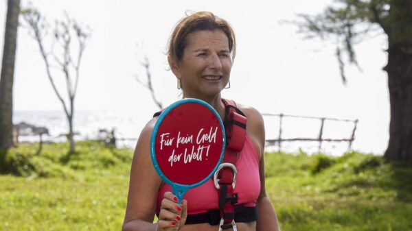 Claudia Obert bei "Promis unter Palmen"