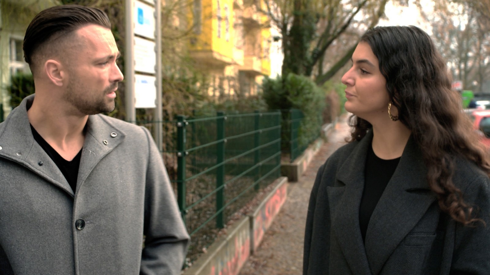 "Berlin - Tag & Nacht"-Mike: ONS mit Sara - ist mit Milla alles vorbei? 61 Mike und Sara bei "Berlin - Tag & Nacht"