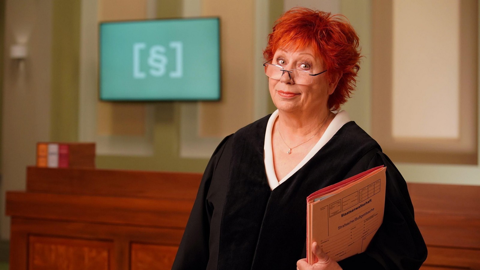 TV-Richterin Barbara Salesch trägt nur bunte Sneaker – das steckt dahinter 61 Barbara Salesch