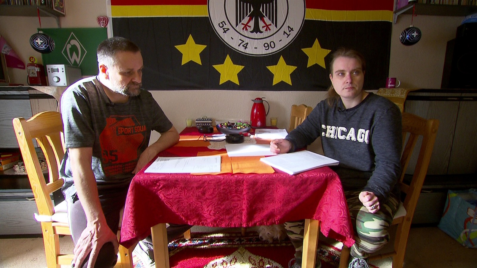 "Hartz Rot Gold": Jessica und Olaf geben ihren Sohn freiwillig in Obhut 61 Olaf und Jessica bei "Hartz Rot Gold"