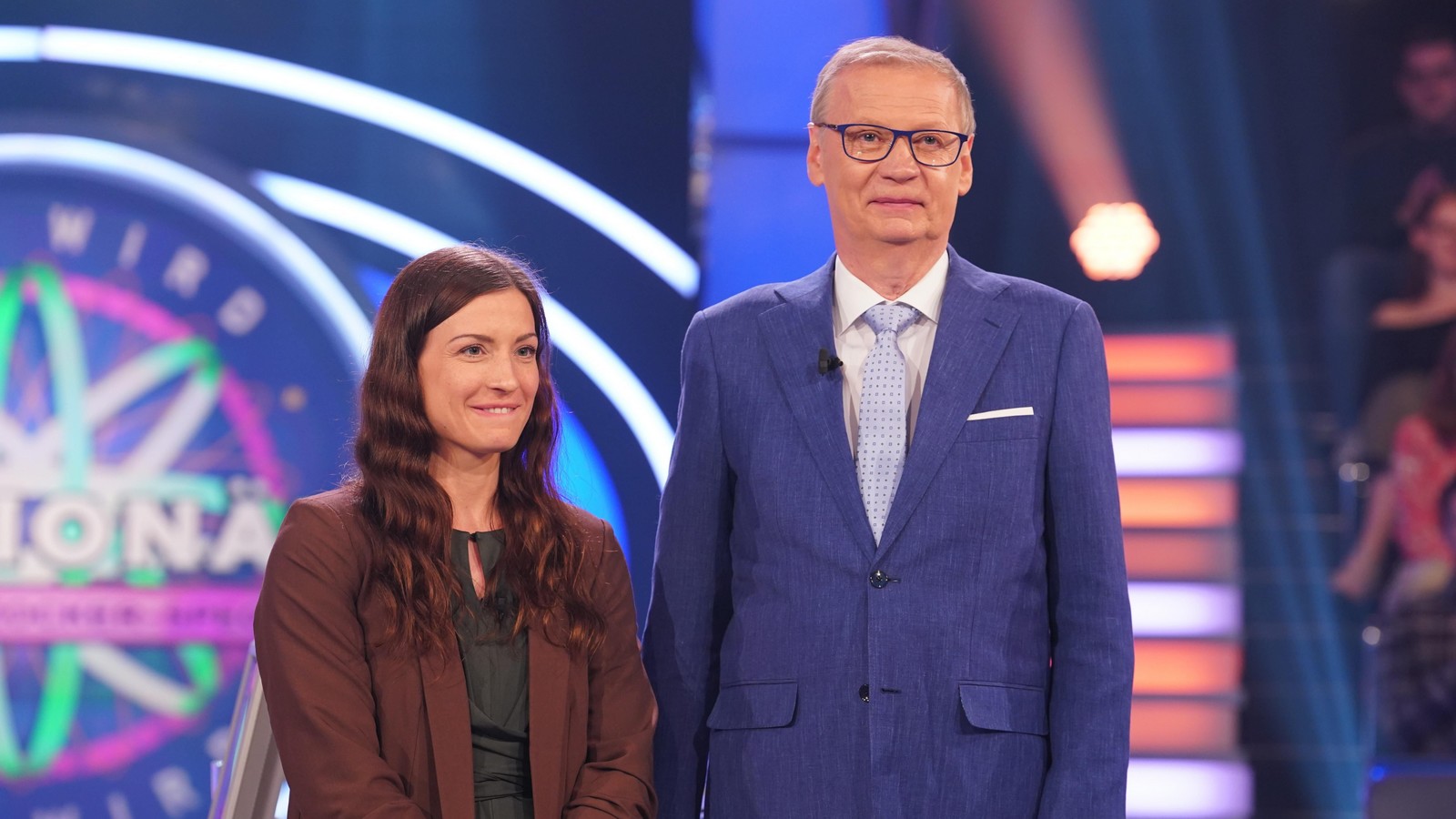 "Wer wird Millionär?" Kandidatin äußert speziellen Wunsch - und stürzt dann brutal ab 61 Sophia Schubert und Günther Jauch bei "Wer wird MIllionär?"