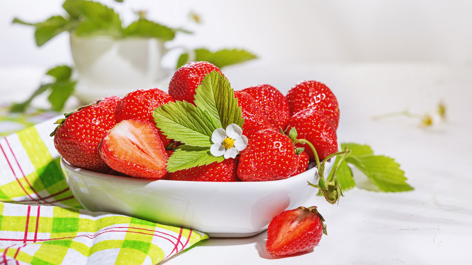 Mit dem 2-Minuten-Trick bleiben Erdbeeren länger haltbar 61 Erdbeeren