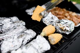 Beim Grillen: Darum sollte man nie Alufolie verwenden – und das sind die Alternativen
