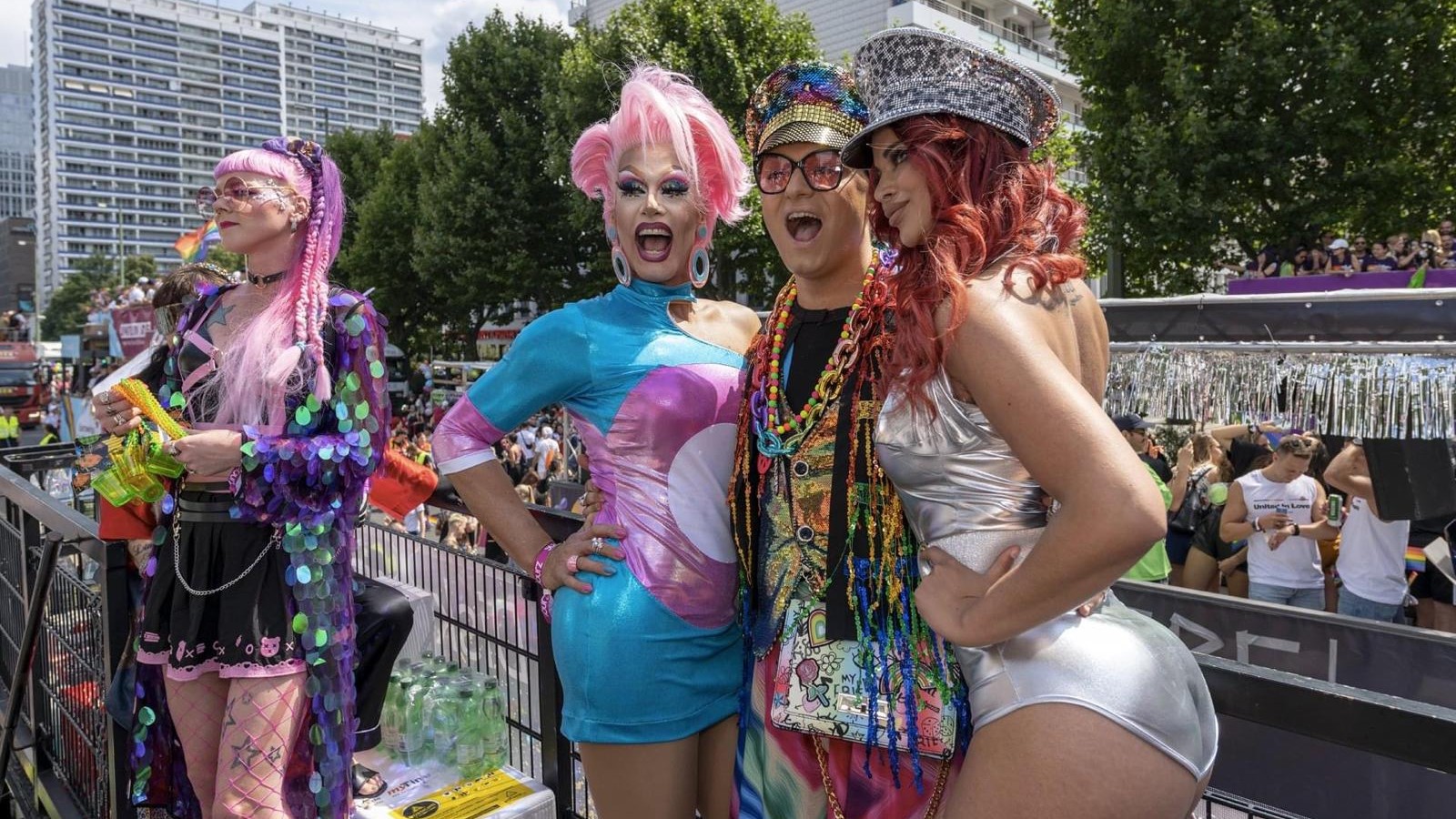 Neonazis mobilisieren gegen den CSD in Berlin - so reagiert Julian F.M. Stoeckel darauf 61 Julian Stoeckel beim CSD