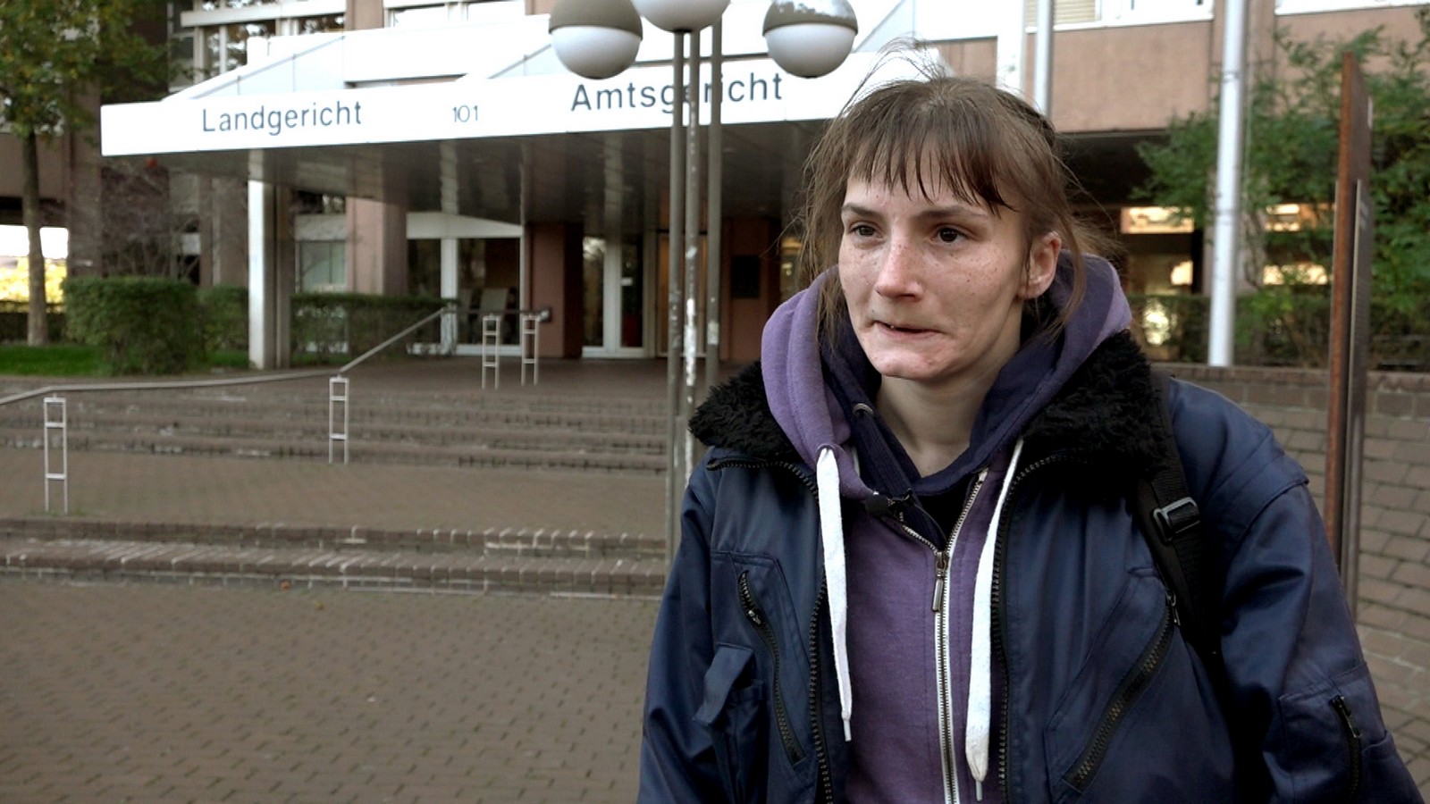 "Armes Deutschland": Carola hat seit sieben Jahren keine Bewerbung mehr geschrieben 61 Carola aus "Armes Deutschland"