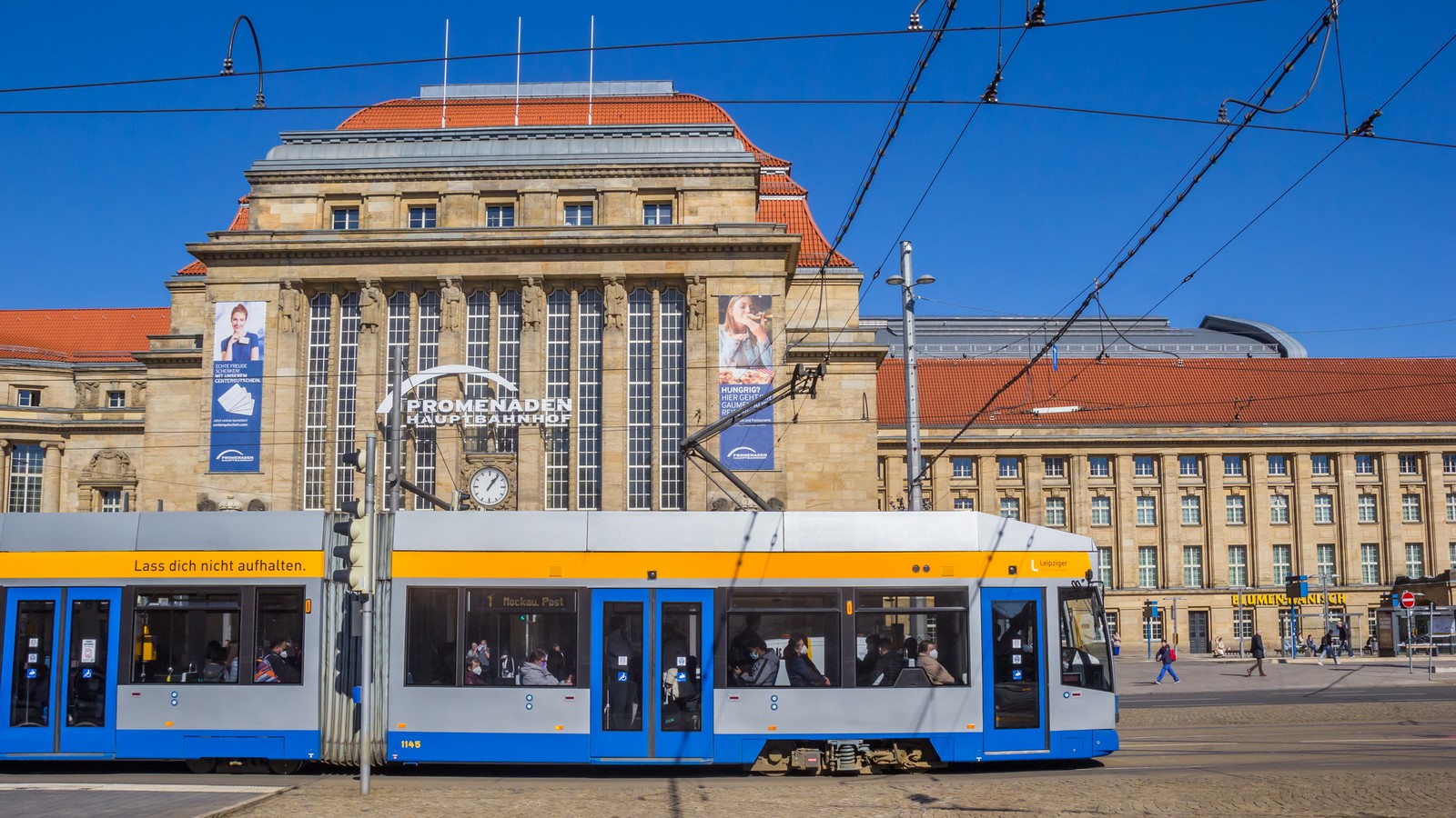 Preis steigt weiter: Deutschlandticket soll bald 63 Euro im Monat kosten 61 Leipzig Hauptbahnhof