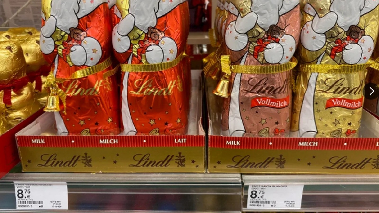 Weihnachtsmann im Supermarkt