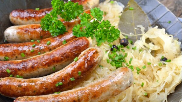 Bratwurst und Sauerkraut