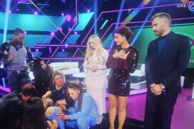"Promi Big Brother"-Finale: Erik bricht im Studio nach Exit zusammen! 67 „Promi Big Brother“-Finale: Erik bricht im Studio nach Exit zusammen!