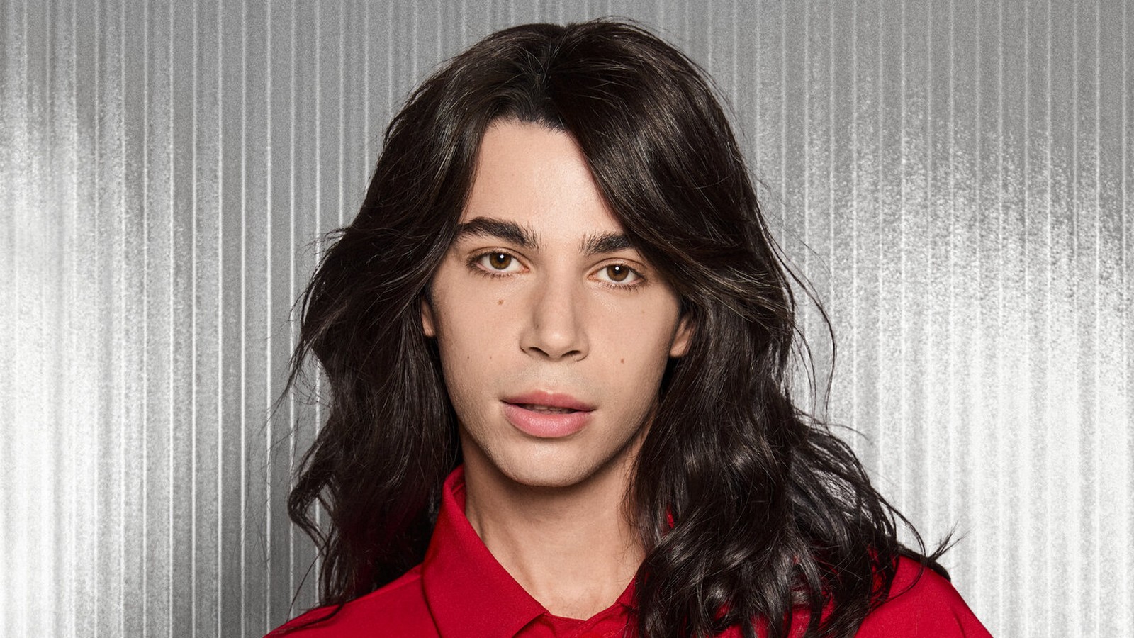 GNTM 2026: Premiere beim Umstyling - Alexavius bekommt als erster Mann Extensions 61 Alexavius bei GNT 2026