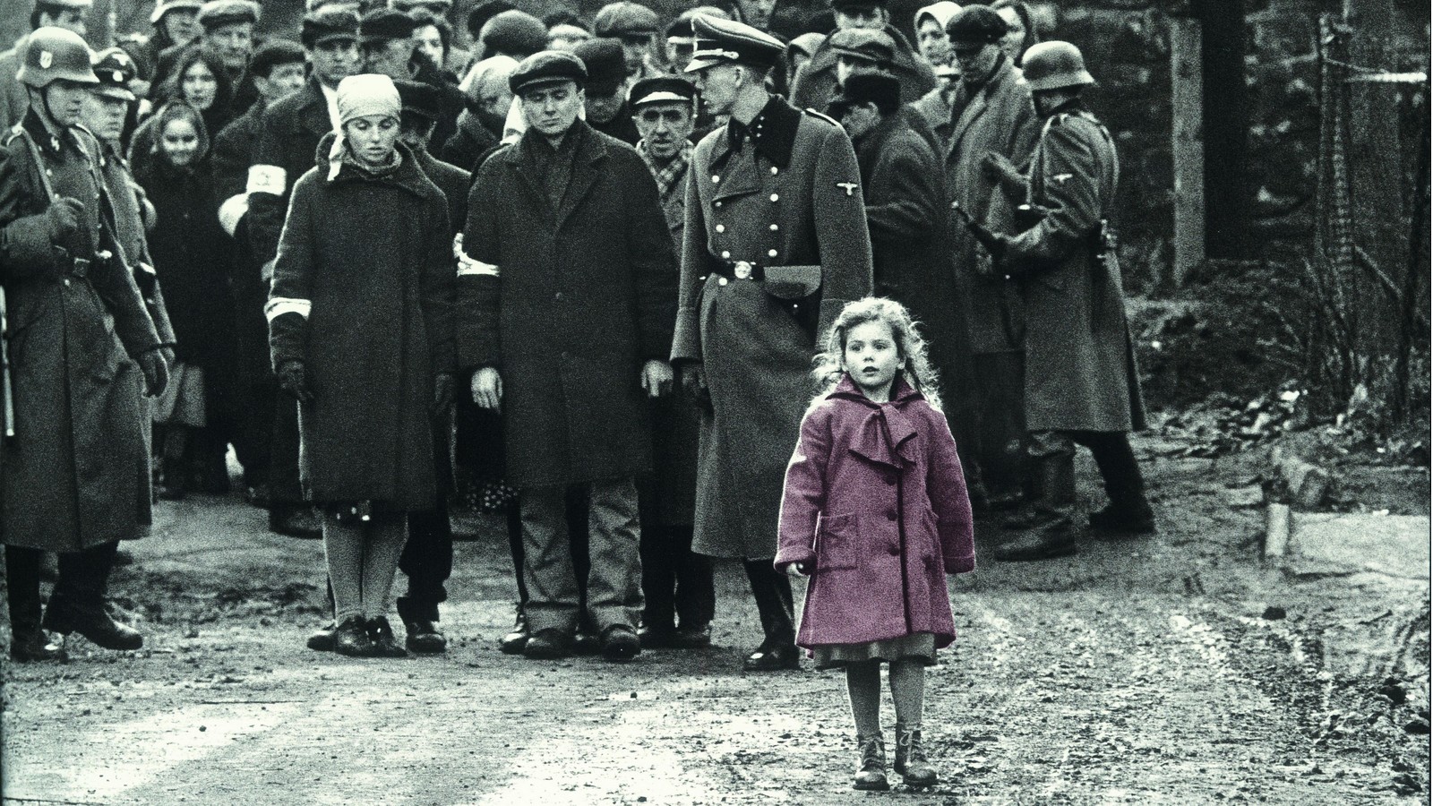 "Schindlers Liste": Mädchen mit rotem Mantel war von dem Holocaust-Film verstört - und hat ein Versprechen gebrochen 61 "Schindlers Liste"