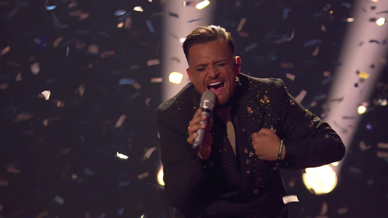 Erste Worte: So fühlt sich Menowin Fröhlich nach seinem DSDS-Sieg 61 Menowin Fröhlich bei DSDS