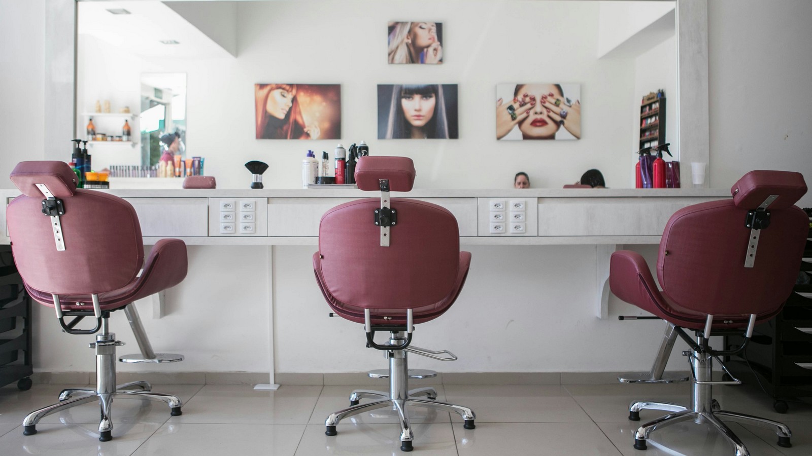 Wie eröffnet man einen mobilen Friseursalon in Deutschland? 61 Friseur