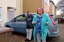 Arbeitslose Carmen aus "Hartz und herzlich" meckert über Bauarbeiten: "Weil wir nicht wissen, wie wir's zahlen können" 62 Arbeitslose Carmen aus „Hartz und herzlich“ meckert über Bauarbeiten: „Weil wir nicht wissen, wie wir’s zahlen können“