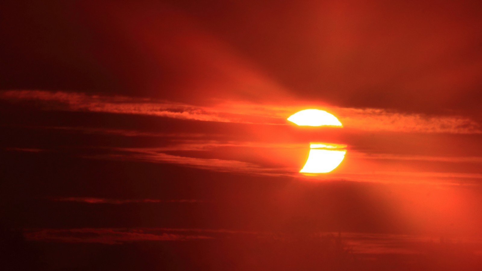 Sonnenfinsternis auf Mallorca: RTL ändert sein Programm und zeigt das Spektakel live vom Ballermann 61 Sonnenfinsternis